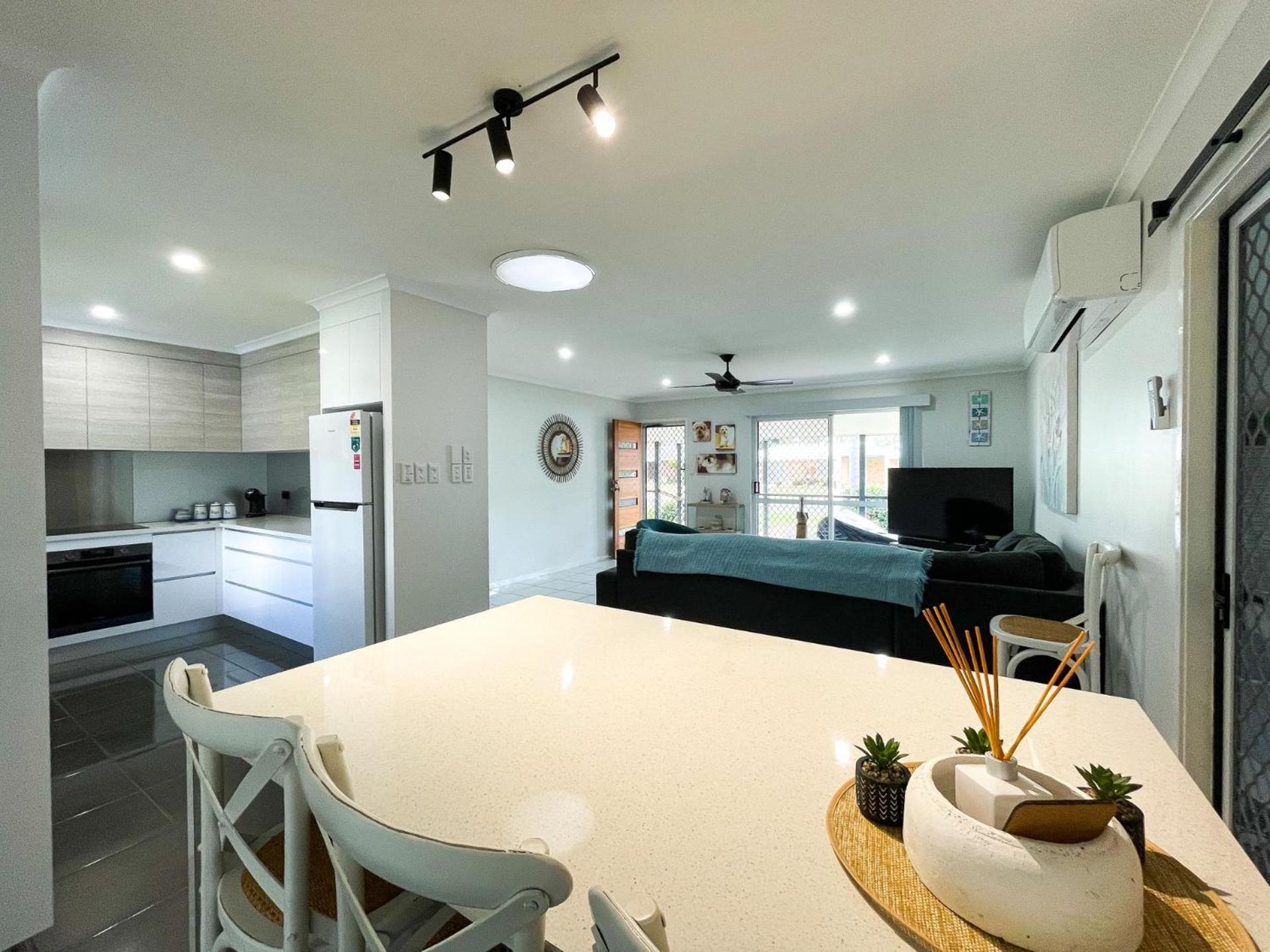 Beach House On Burrum- Close To Beach- 3Br- Wifi-Foxtel Woodgate Exterior photo